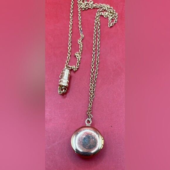 Vintage Women’s Necklace Locket Gold Tone Filigree 16” - Picture 2 of 5